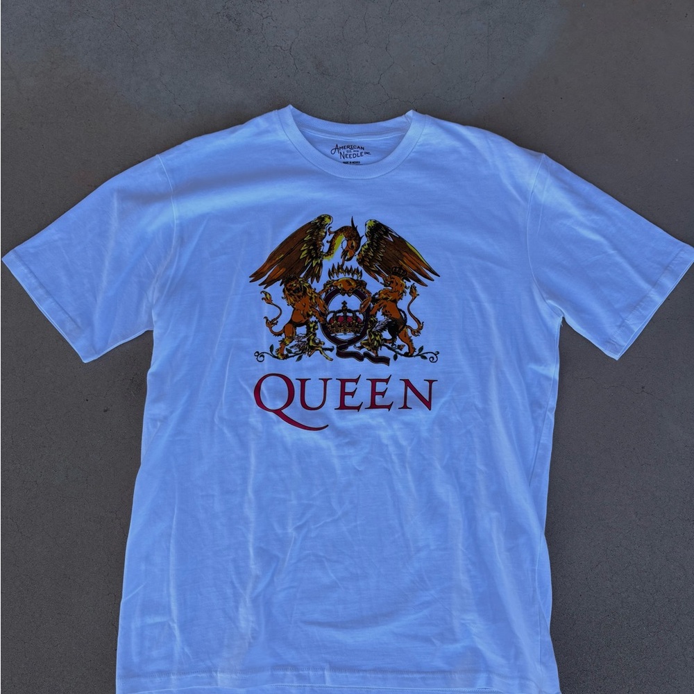 White Short Sleeve Tee with Iconic Graphic